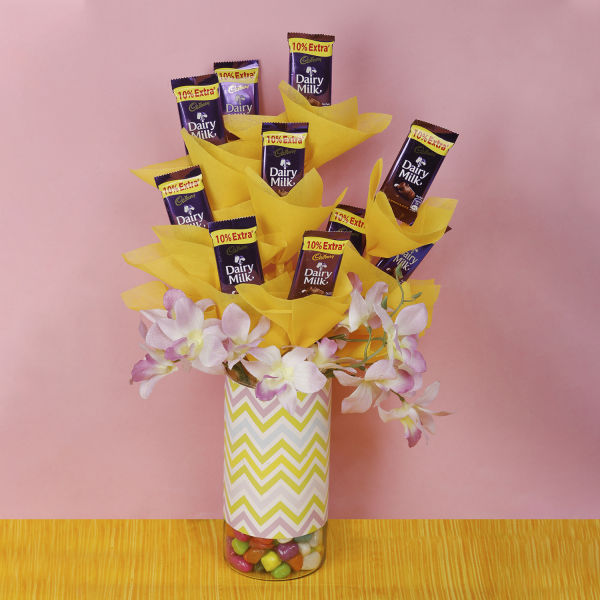 Gifting Purple And White Chocolate Bouquet Florist, For Gift at Rs  1500/piece in Mumbai