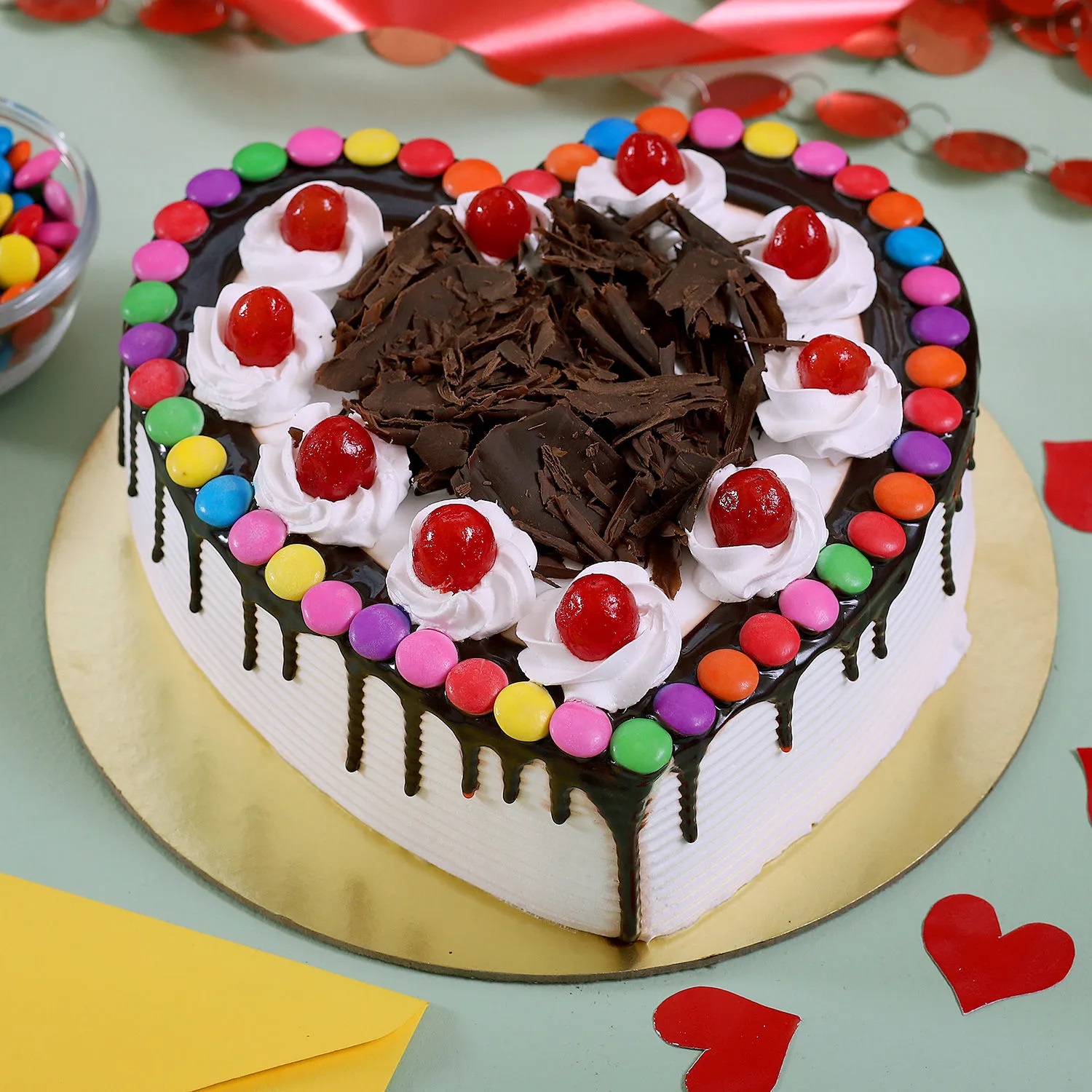 Order Half Kg Heart shaped black forest cake at ₹749 Online From Unrealgift