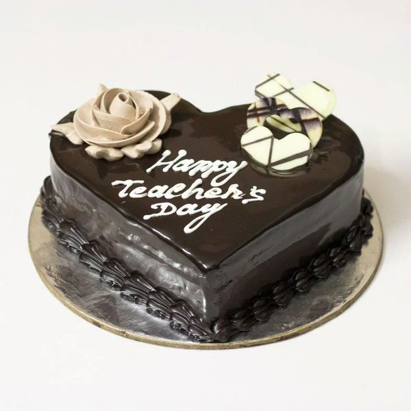  Yummy Chocolaty Teachers Day Cake