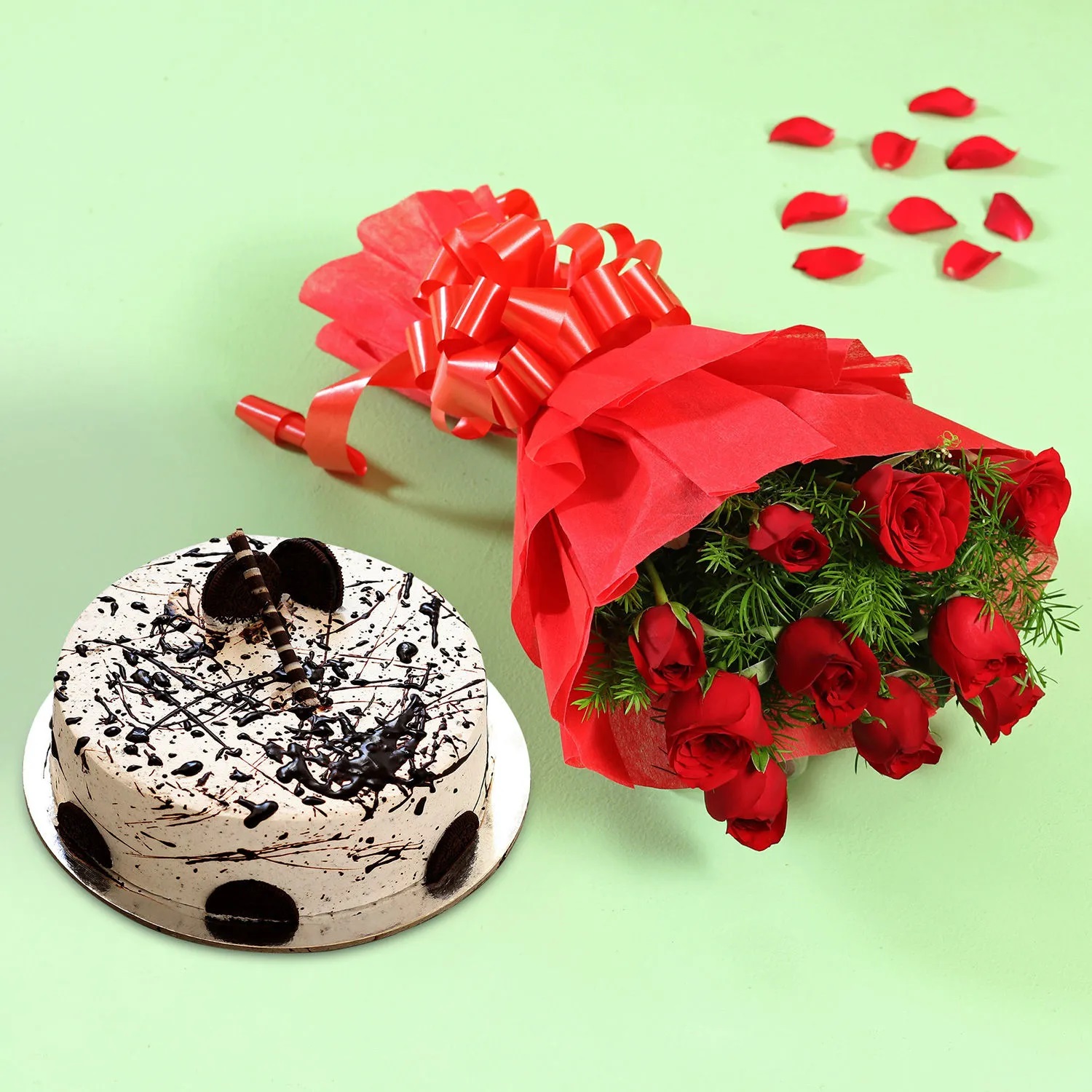  Red Roses & Oreo Cream Cake